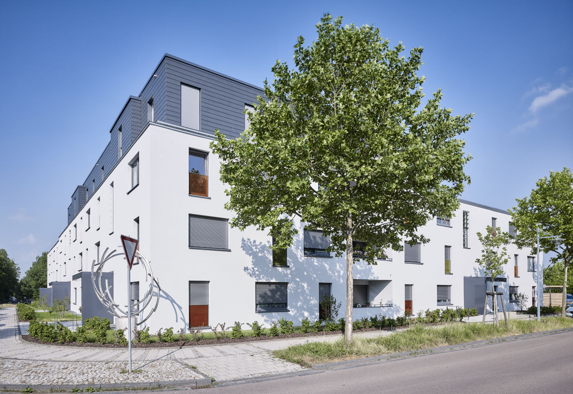 Foto vom Wohnblock Winova - Individuelles Wohnen in Heide-Süd - 3 Raumwohnung